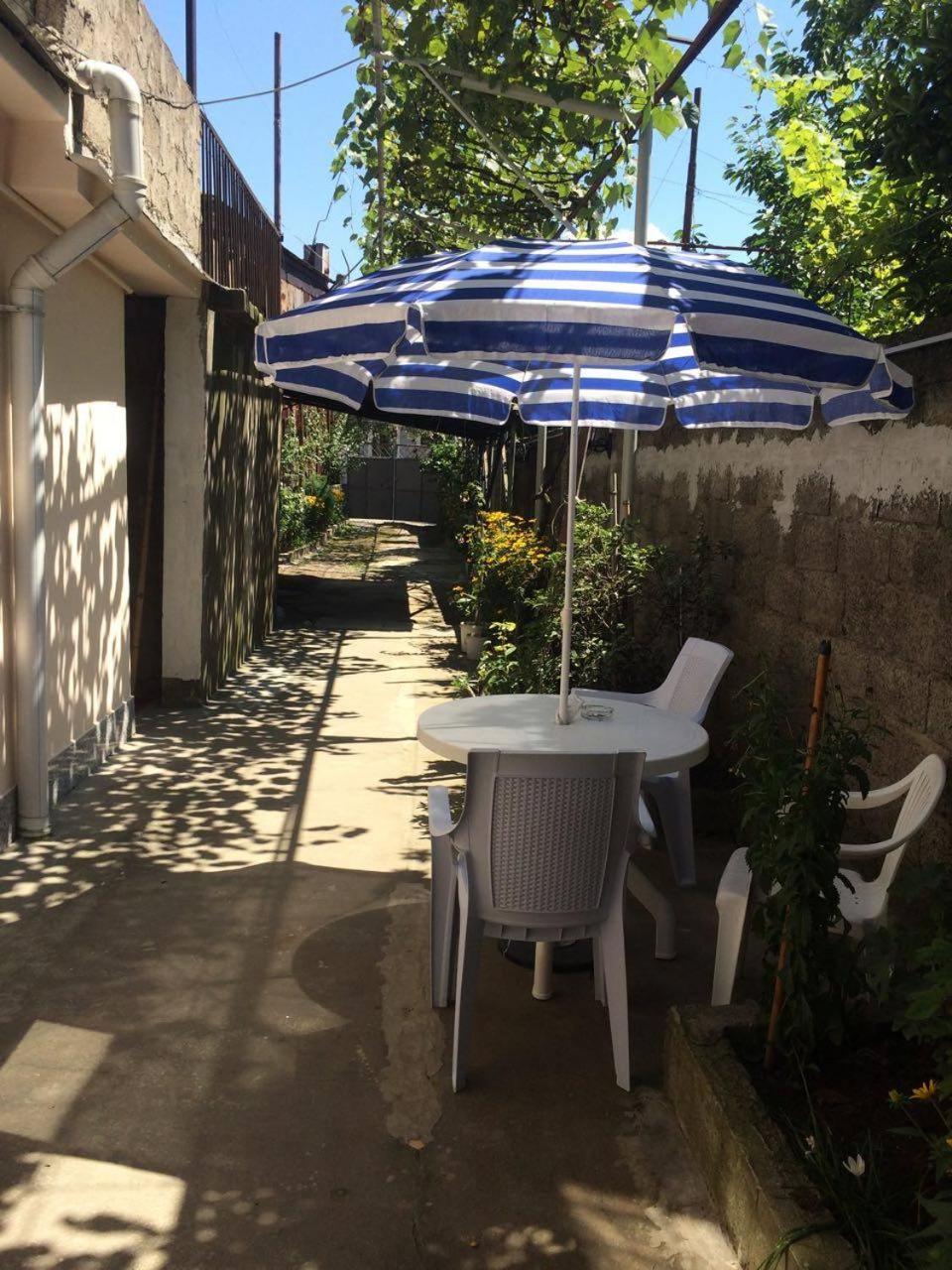 Batumi Guesthouse 28A Zewnętrze zdjęcie