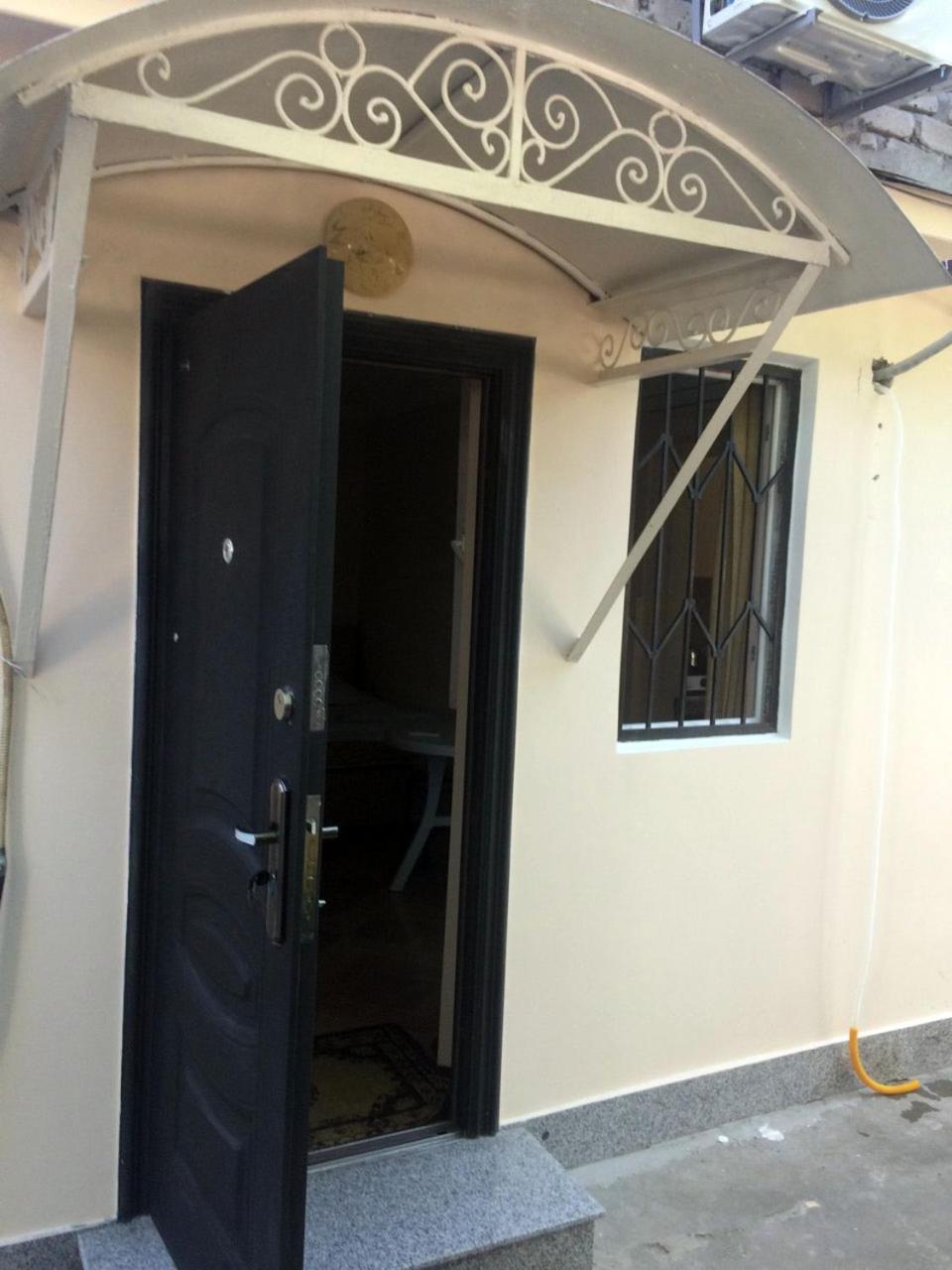 Batumi Guesthouse 28A Zewnętrze zdjęcie