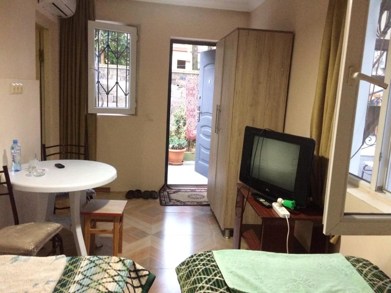 Batumi Guesthouse 28A Zewnętrze zdjęcie